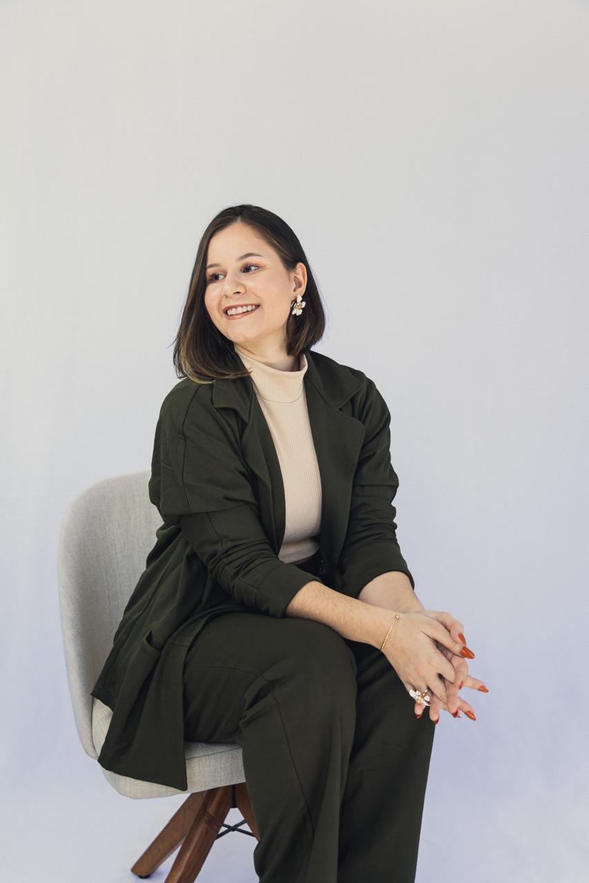 Emili Pacheco, Psicóloga